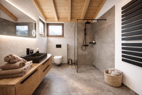 Shower, Bathroom, towels