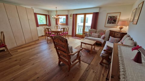 Chesa Bellaval, Haus la Vuolp 2,5-Zimmerwohnung Apartment in Saint Moritz