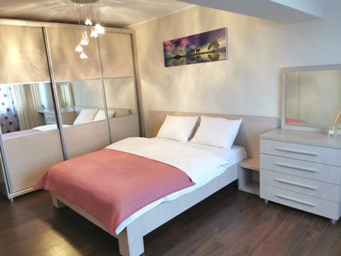 Bed, Photo of the whole room, Bedroom, wardrobe