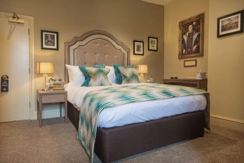 The Tudor House Hotel, Tewkesbury, Gloucestershire - The Coaching Inn Group Hotel in Tewkesbury