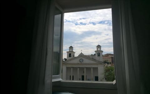 Day, Decorative detail, Landmark view