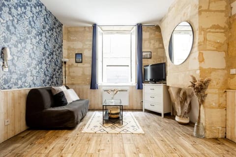 Bed, Living room, Seating area