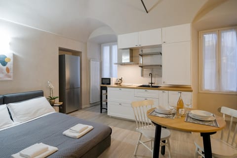 Kitchen or kitchenette, Living room, Dining area, Bedroom