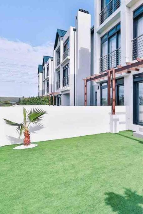 Sitari County Estate - The Most Iconic Estate Apartment in Cape Town
