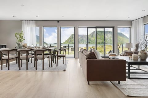 View (from property/room), Living room, Seating area, Dining area, Mountain view, Sea view