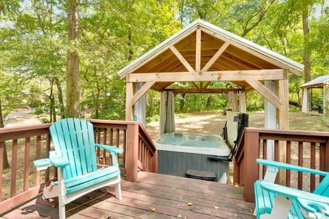 Pops Cabin Lookout Mountain Luxury Tiny Home Cabin in Chattanooga