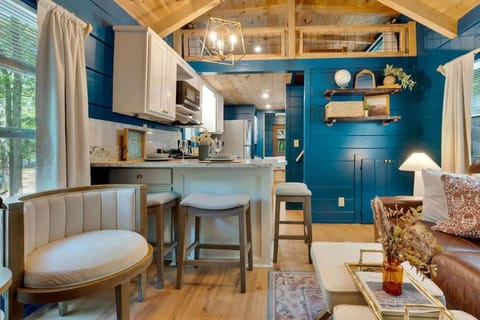 Pops Cabin Lookout Mountain Luxury Tiny Home Cabin in Chattanooga