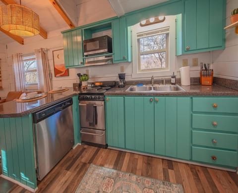 Sophie Cabin National Forest Tiny Cabin Cabin in Chattanooga