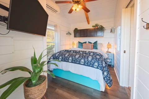 Sophie Cabin National Forest Tiny Cabin Cabin in Chattanooga