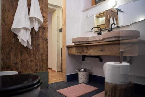 Shower, Bathroom, towels