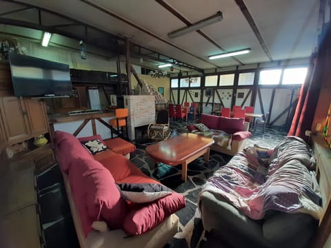 Bed, TV and multimedia, Living room, Photo of the whole room, Seating area