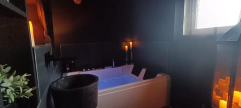 Hot Tub, Hot Tub, Bathroom, Bath