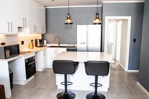 B&B Sitari County Estate - The Most Iconic Estate Apartment in Cape Town