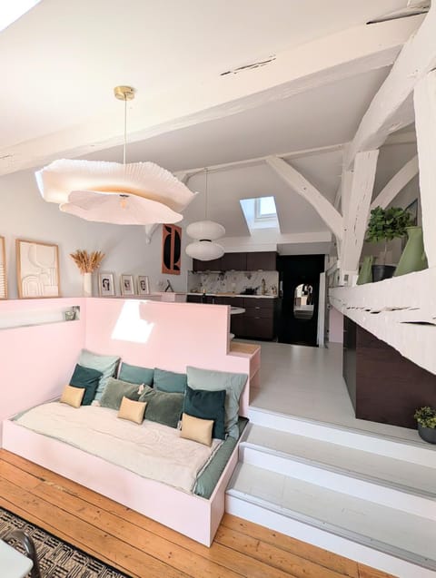 Bed, Photo of the whole room