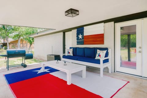 Eclectic Country Home House in Leander