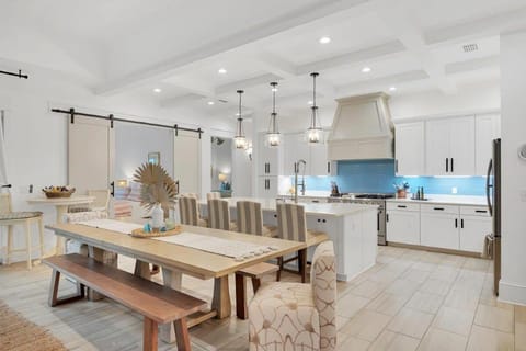 SOUTHERN SEABREEZE 5BR POOL & BEACH by Barclé House in Seacrest