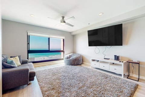 Blue Wave Penthouse Apartment in Pacific Beach