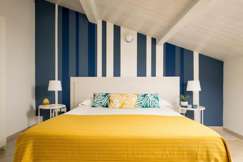 Photo of the whole room, Decorative detail, Bedroom