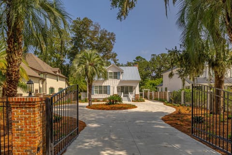 Saltwater Oaks House in Saint Simons Island