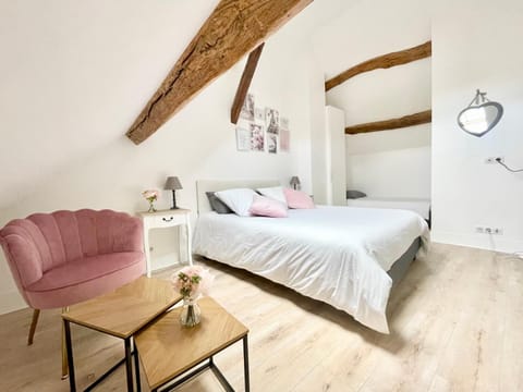 La Demeure des Hôtes 10 minutes de Disney Bed and Breakfast in Île-de-France