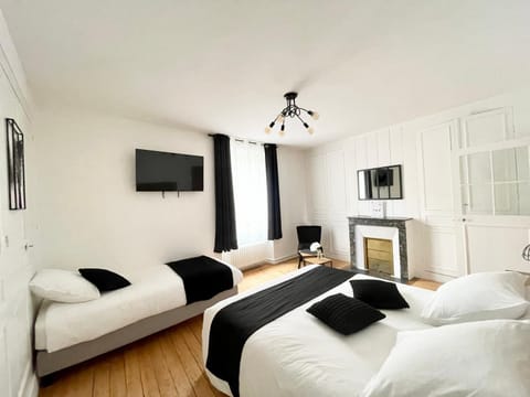 La Demeure des Hôtes 10 minutes de Disney Bed and Breakfast in Île-de-France