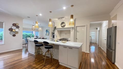 Kitchen or kitchenette, Dining area, dishwasher, oven, stove