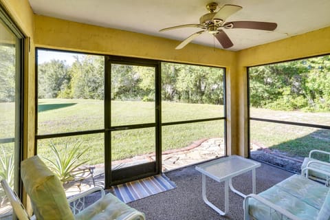 Pet-Friendly Lakeland Condo with Screened Porch! Apartment in Lakeland