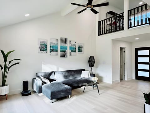 Living room, Seating area, fireplace