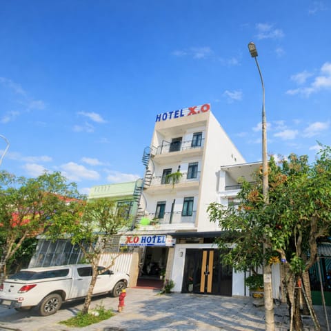 Property building, Day