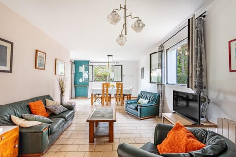 TV and multimedia, Living room, Dining area