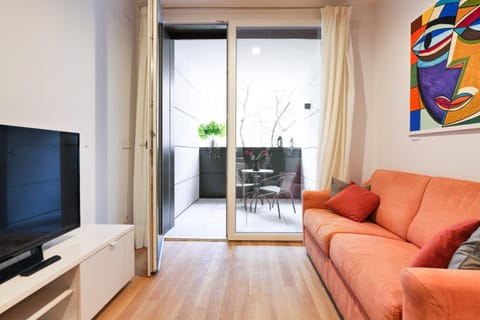 Communal lounge/ TV room, TV and multimedia, Living room
