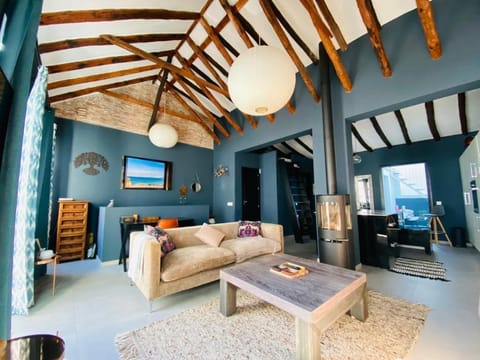 TV and multimedia, Living room, Other, Seating area, Dining area