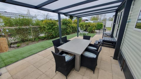 Meerbrise House in Brouwershaven