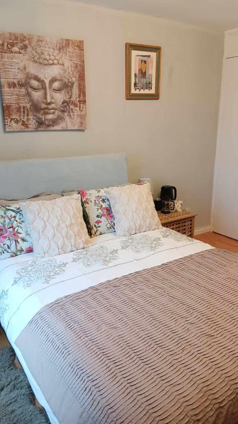 Sunny Room near town centre Vacation rental in Warrenpoint