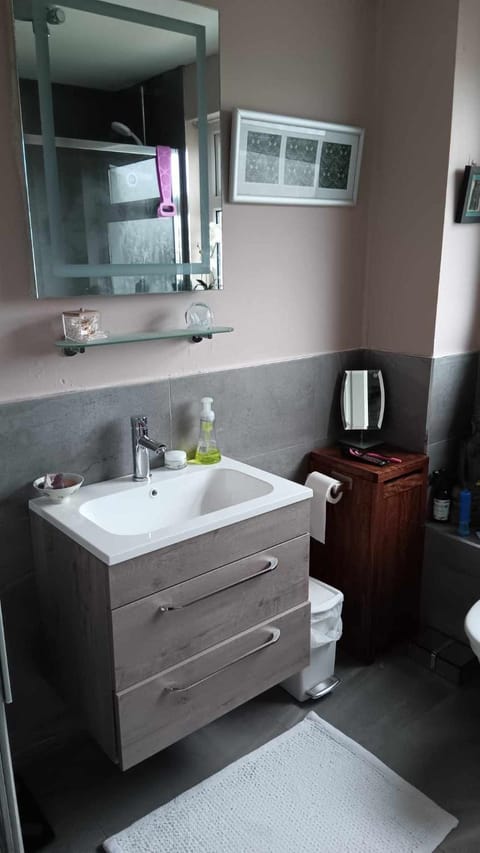 Sunny Room near town centre Vacation rental in Warrenpoint