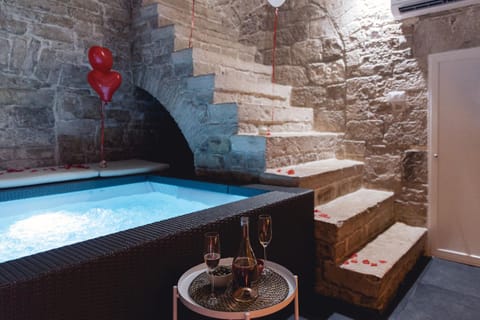 Hot Tub, Hot Tub, Spa and wellness centre/facilities