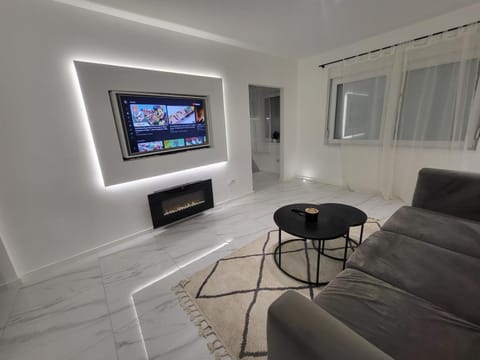 Communal lounge/ TV room, TV and multimedia