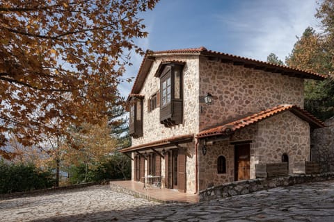 Property building, Day, Balcony/Terrace, Landmark view