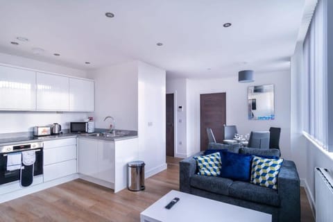 StayZeni, Alexandra Rise Manchester Lovely 1 Bed Apartment in Stretford