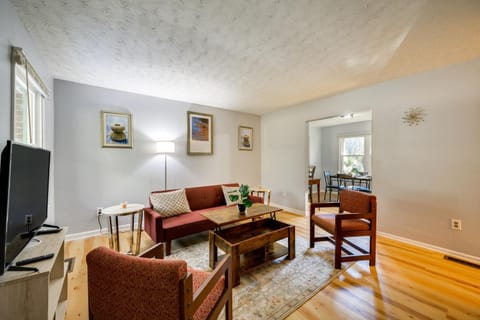 Lovely Forsyth Home about 2 Mi to Tift College! House in Forsyth