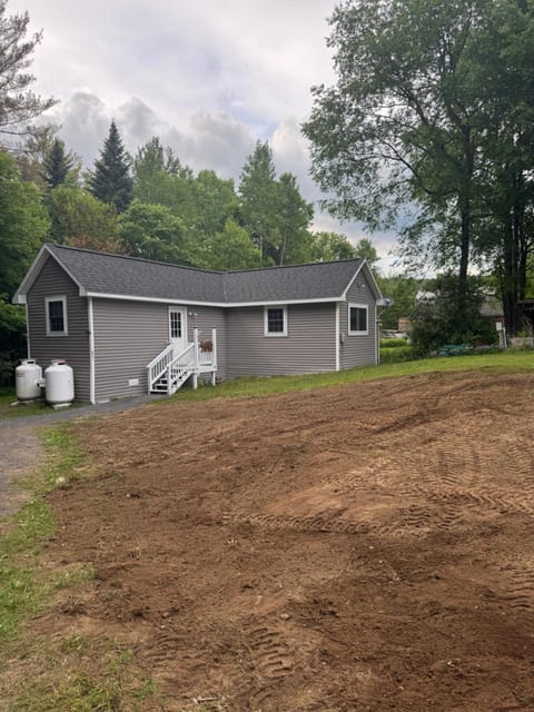 The Lazy Bear Cabin Cabin in Long Lake