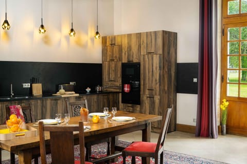 Meals, microwave, oven, kitchen