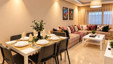 Living room, Dining area