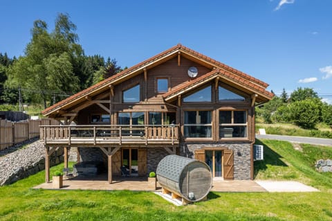 Property building, Spring, Natural landscape, Activities, Garden, Hot Tub, Sauna, Skiing