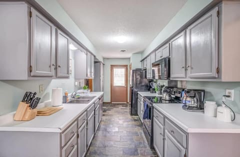 Near Shelby Farms & Greenline- Cordova Comfort House in Cordova