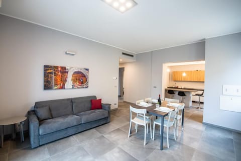 Communal lounge/ TV room, Kitchen or kitchenette, Living room, Seating area, Dining area