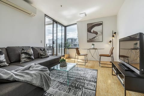 TV and multimedia, Living room, Seating area, air conditioner