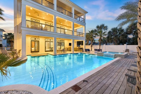 Coastal Seaclusion House in Destin