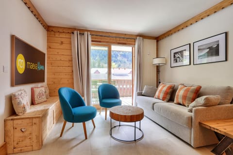 Bed, Living room, kitchen