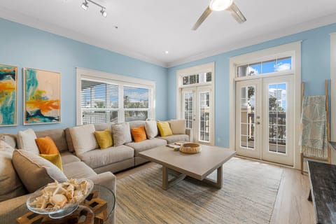 Balcony/Terrace, Living room, Decorative detail, Seating area, fireplace